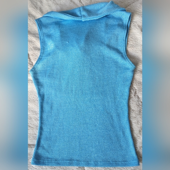 Blue top - Picture 3 of 5